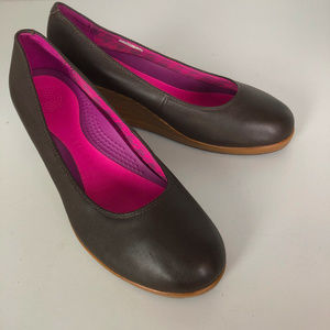 COPY - Crocs A-leigh leather closed toe wedges S04